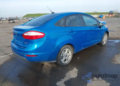 2014 Ford Fiesta Se z USA, uszkodzony, nr VIN 3FADP4BJ9EM113790